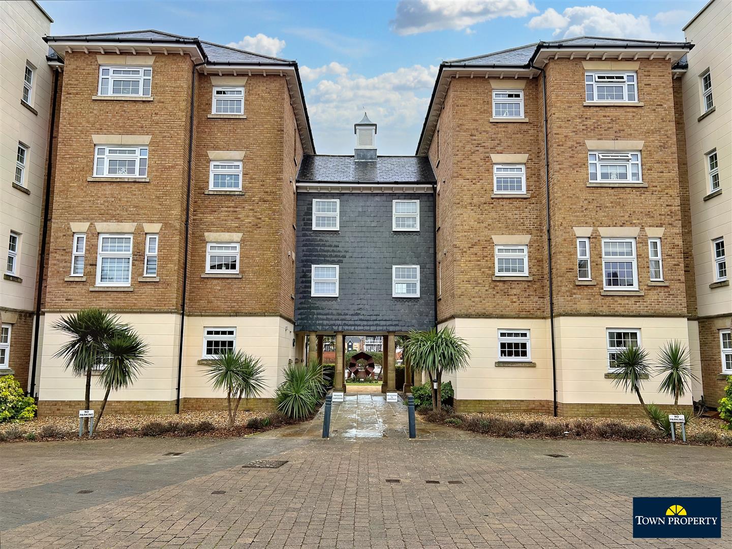 Property Details for Christchurch Place Eastbourne BN23 5AP Town Property Estate Agents